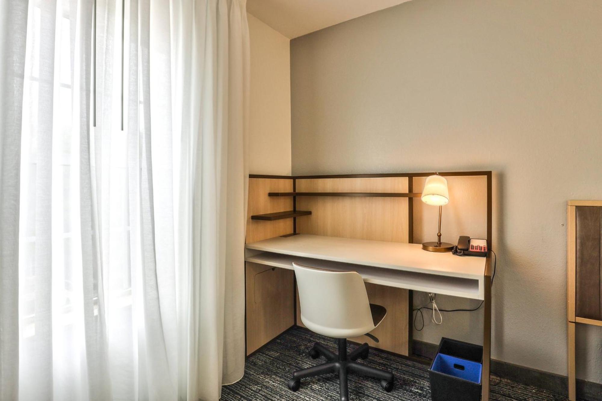 Alluxsuites At 1876, Ascend Hotel Collection Tallahassee Bagian luar foto