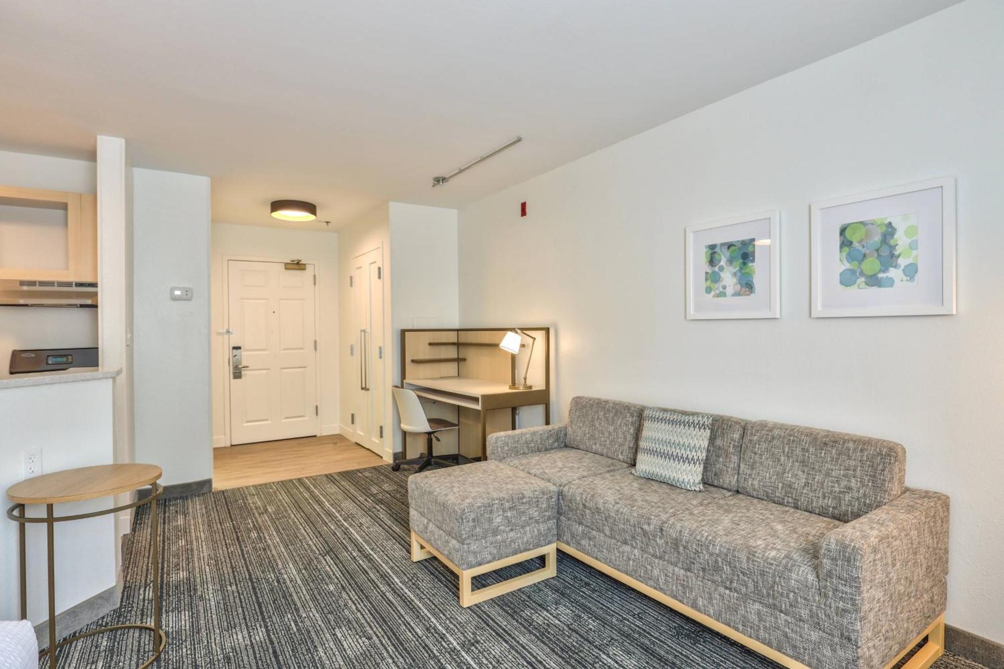 Alluxsuites At 1876, Ascend Hotel Collection Tallahassee Bagian luar foto