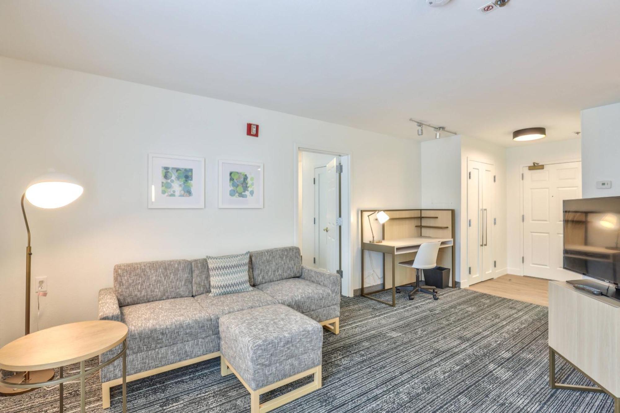 Alluxsuites At 1876, Ascend Hotel Collection Tallahassee Bagian luar foto