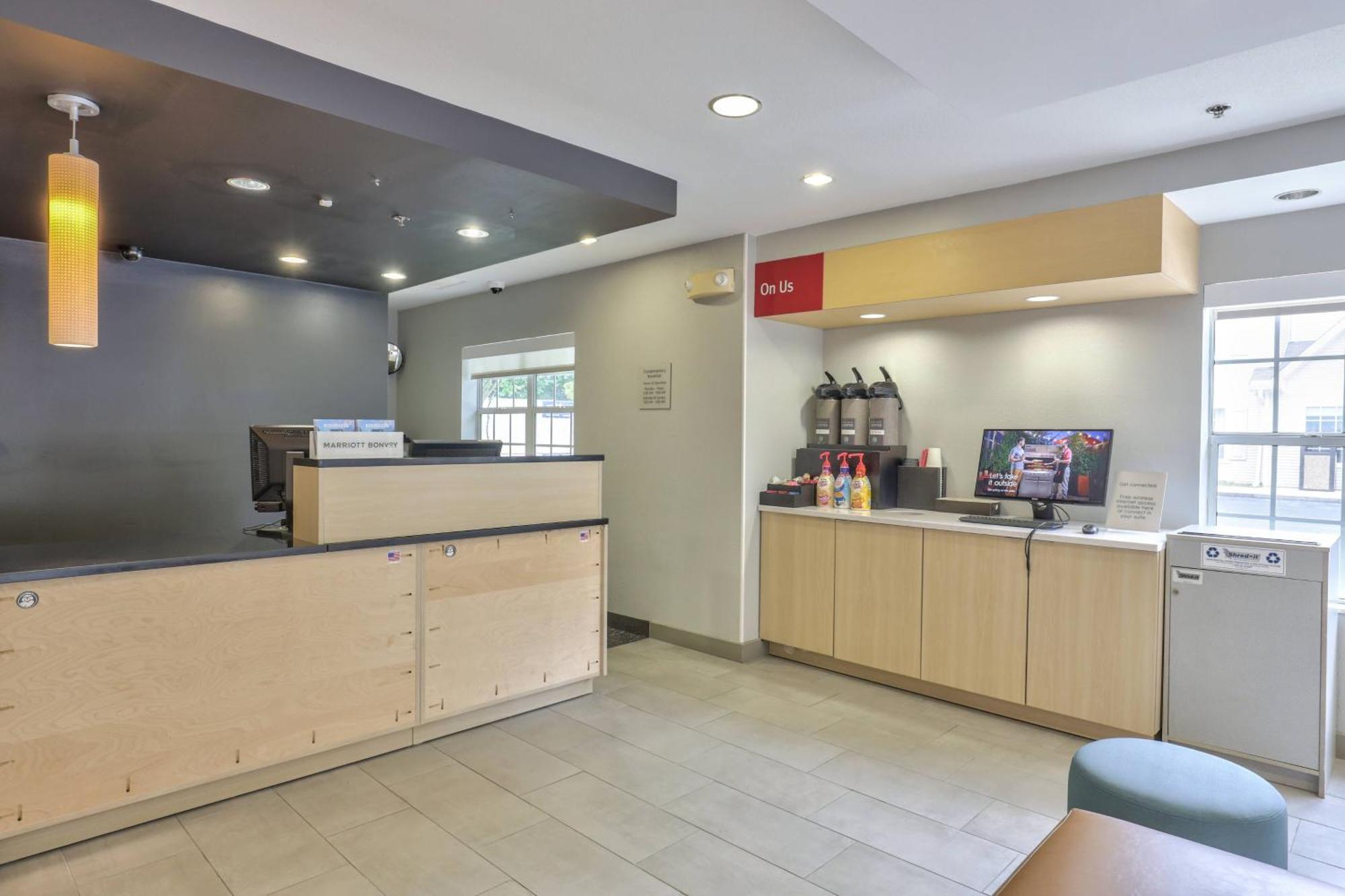 Alluxsuites At 1876, Ascend Hotel Collection Tallahassee Bagian luar foto