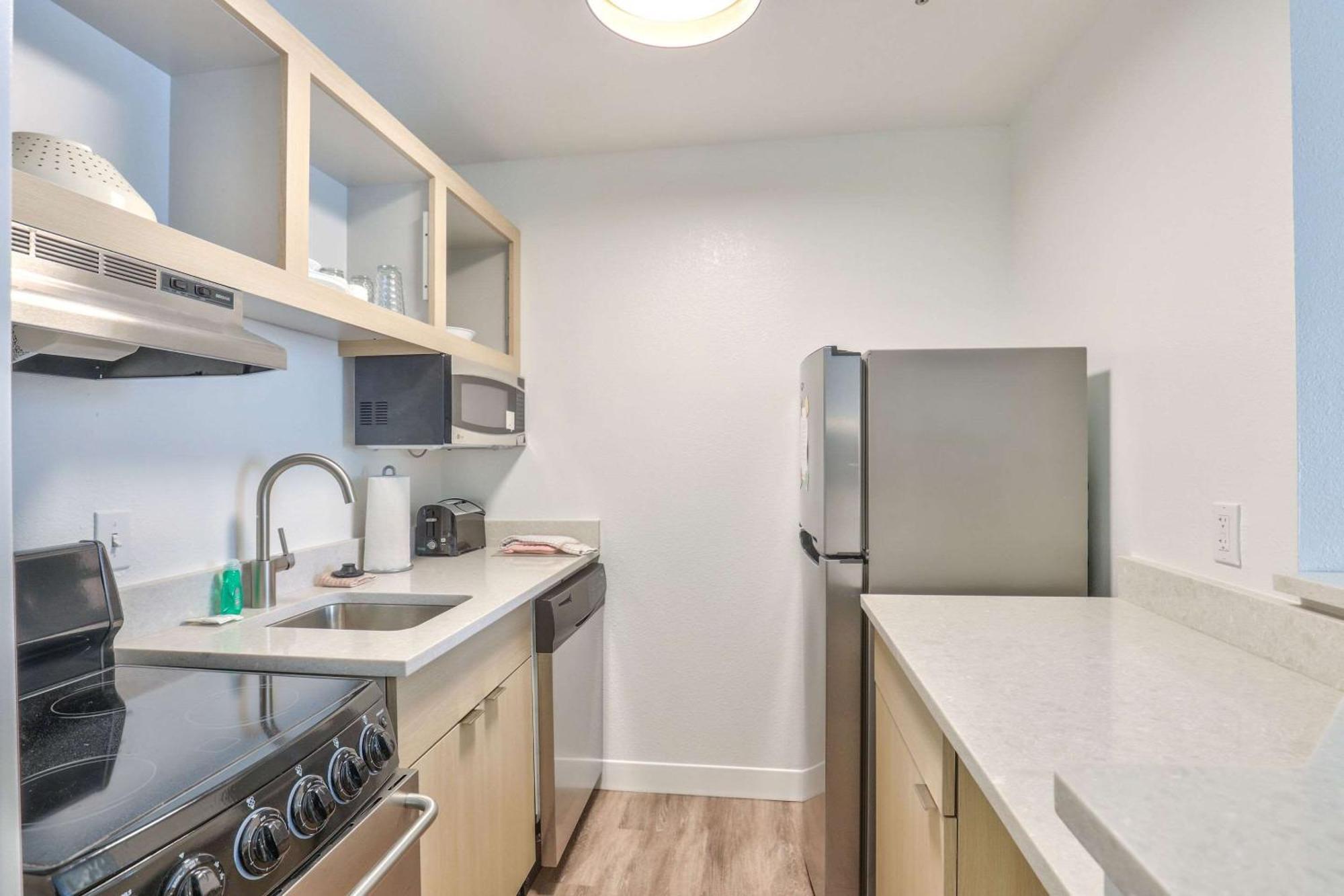 Alluxsuites At 1876, Ascend Hotel Collection Tallahassee Bagian luar foto