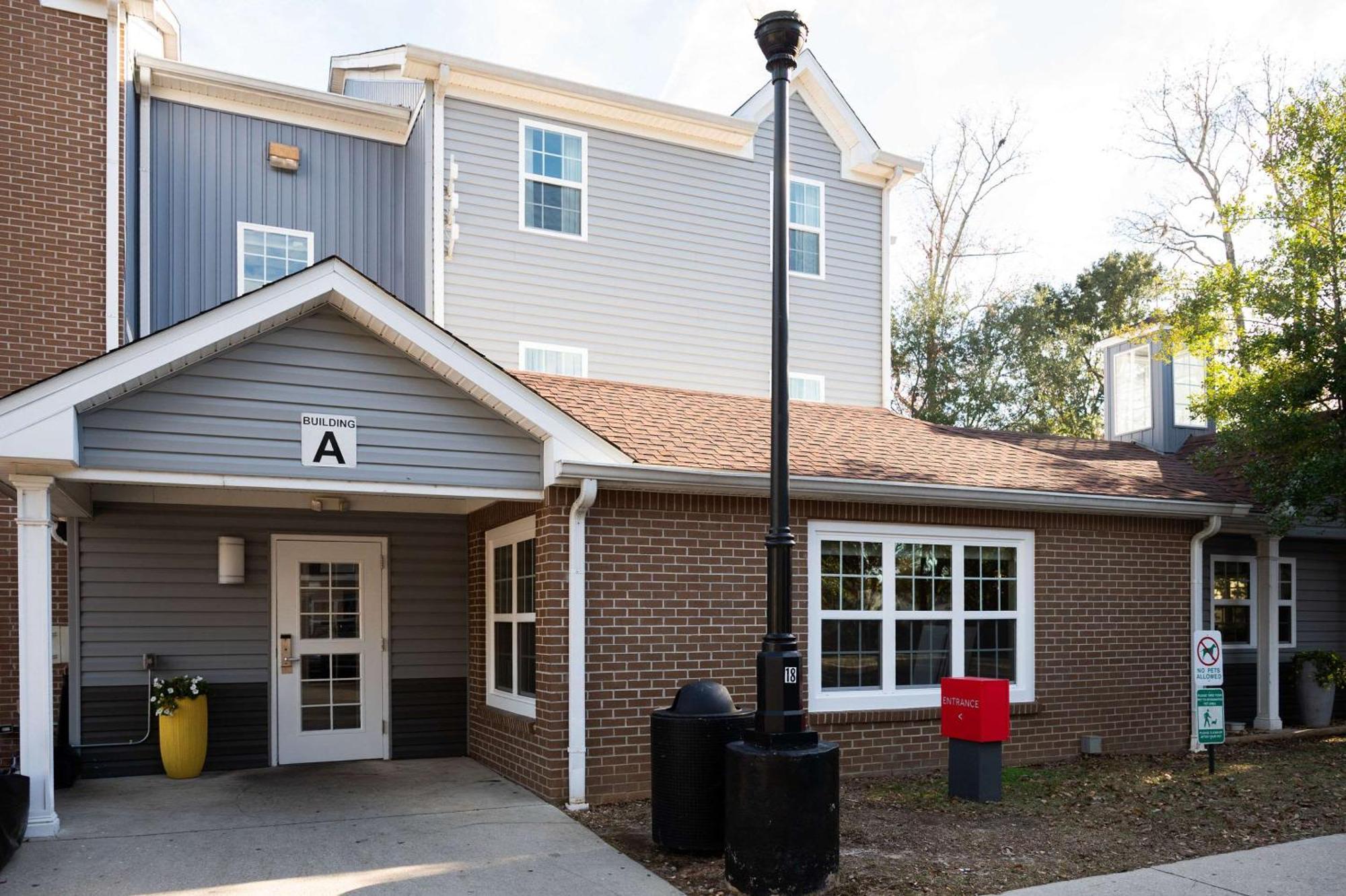 Alluxsuites At 1876, Ascend Hotel Collection Tallahassee Bagian luar foto