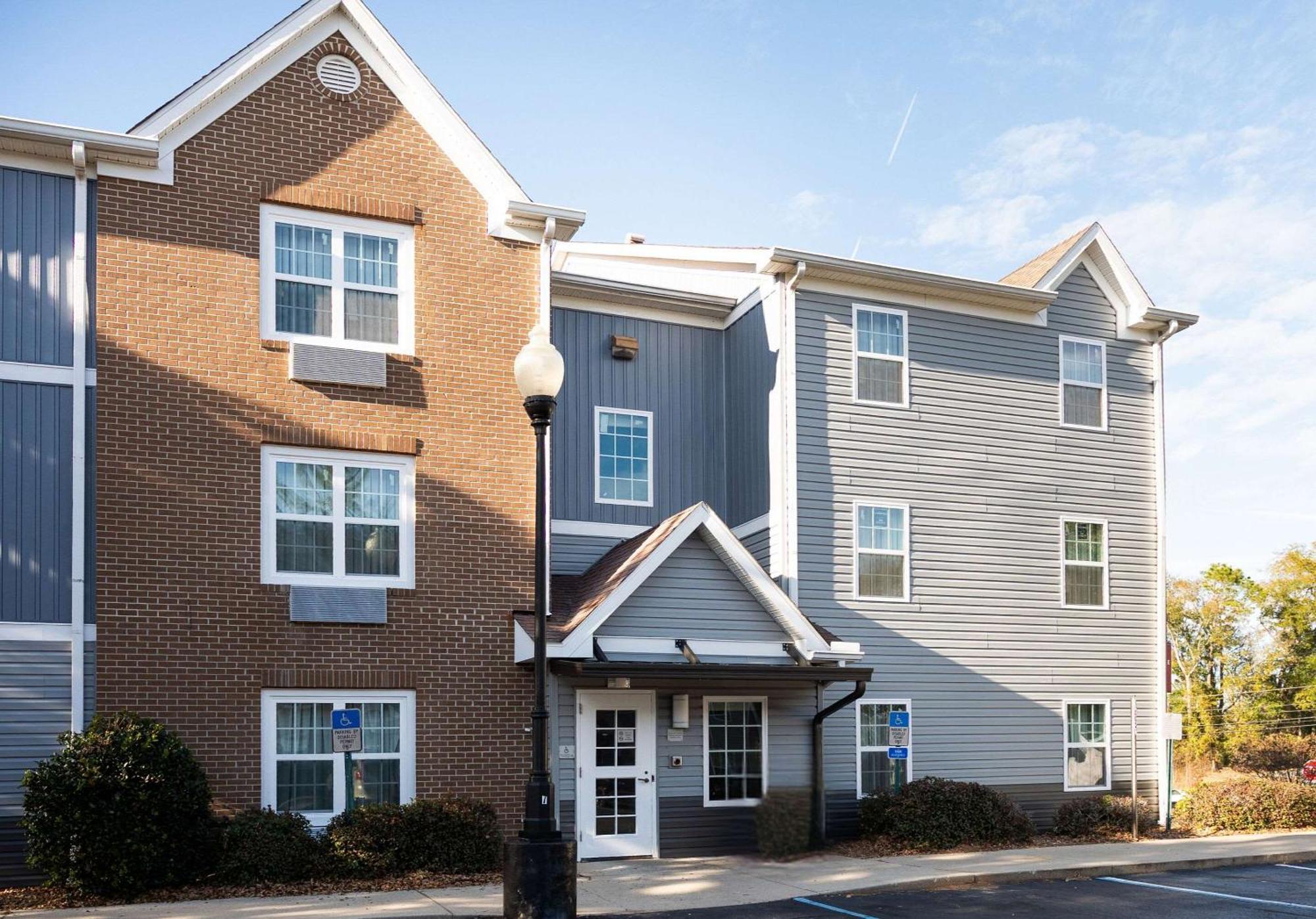 Alluxsuites At 1876, Ascend Hotel Collection Tallahassee Bagian luar foto